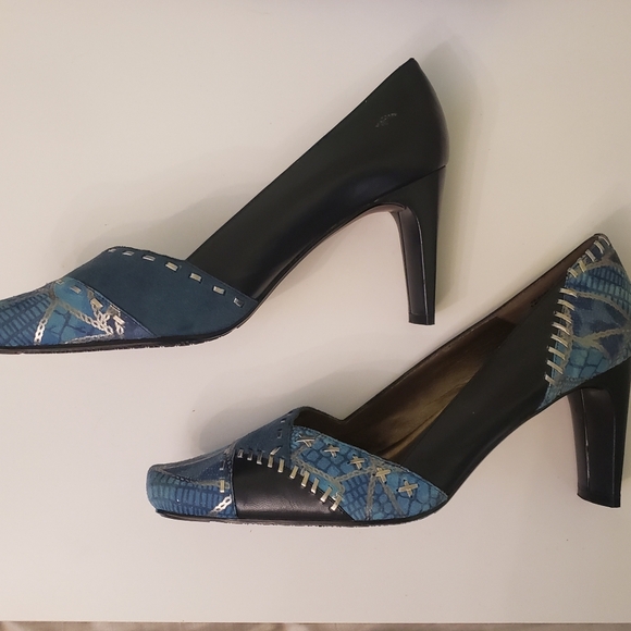 BELLINI‎ Blue Leather pump patchwork New Sz 8 - Picture 1 of 16